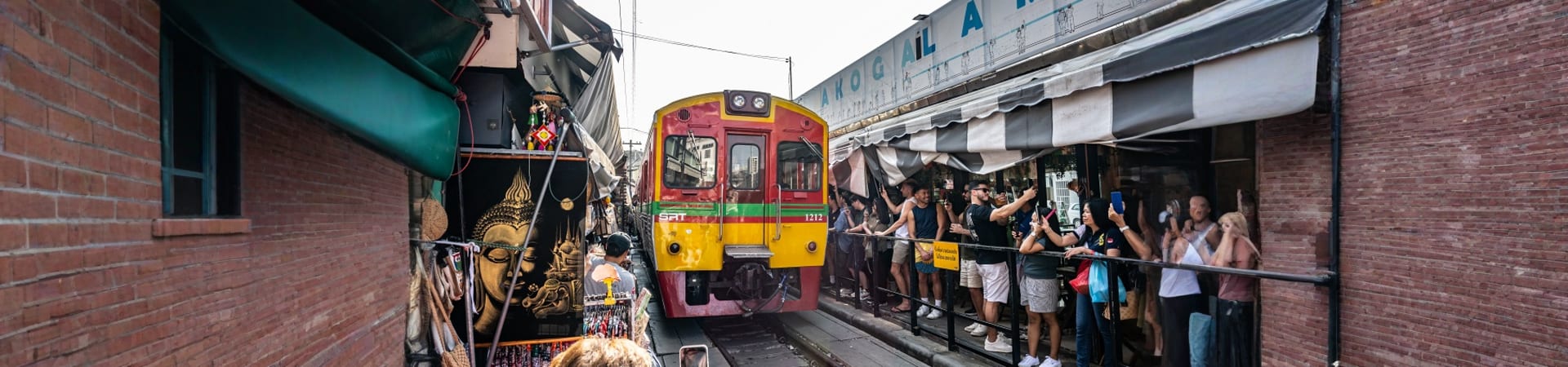 Maeklong Railway Market And Damnoen Saduak Floating Market Day Tour